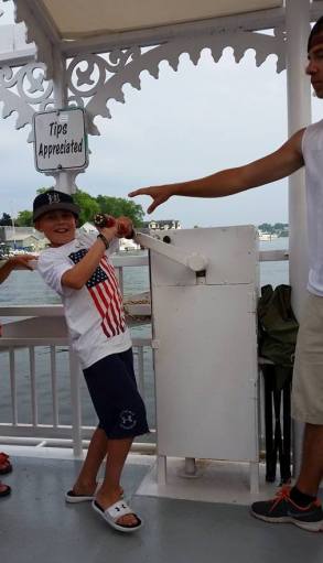 Saug - Boy Crank Boat