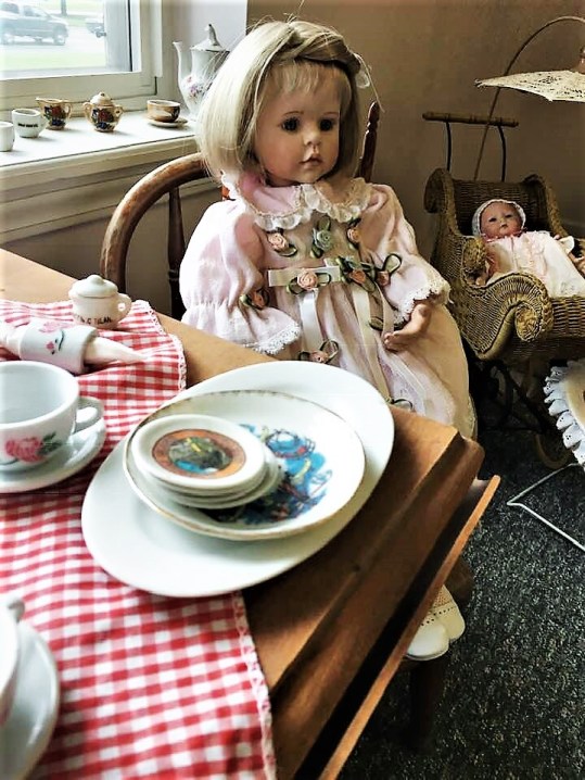 Doll Vignette